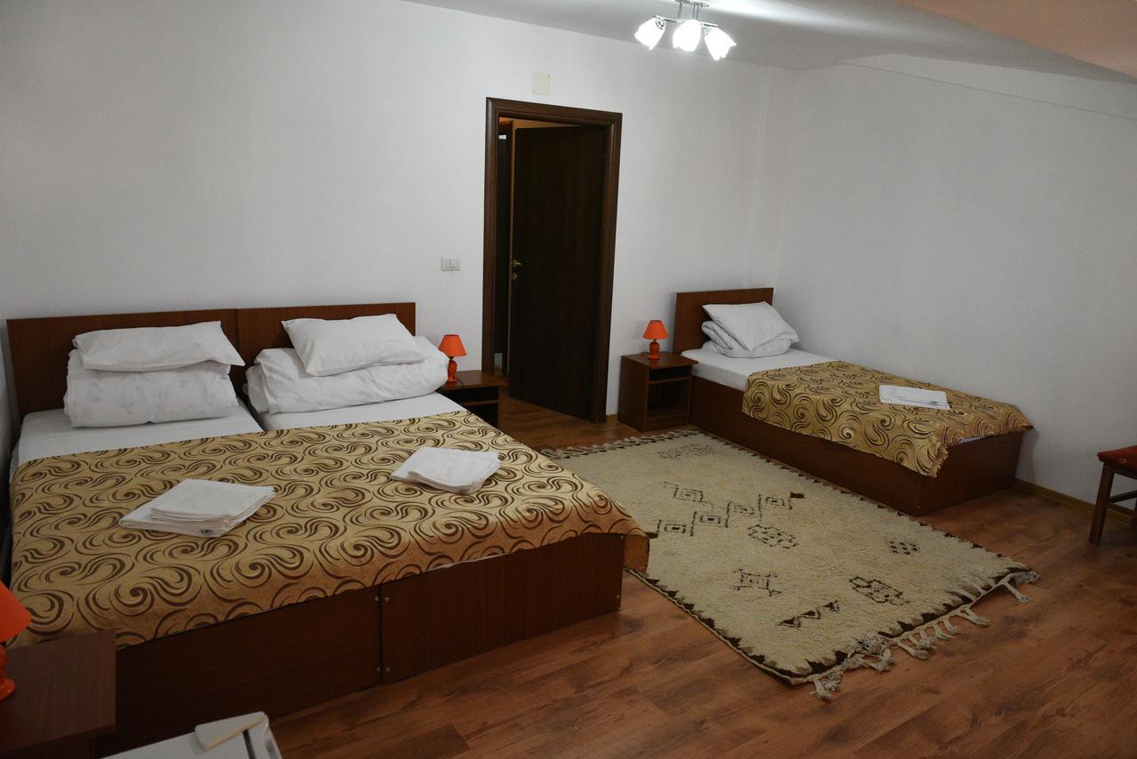 Hostel Ruxandra Focsani Exterior photo
